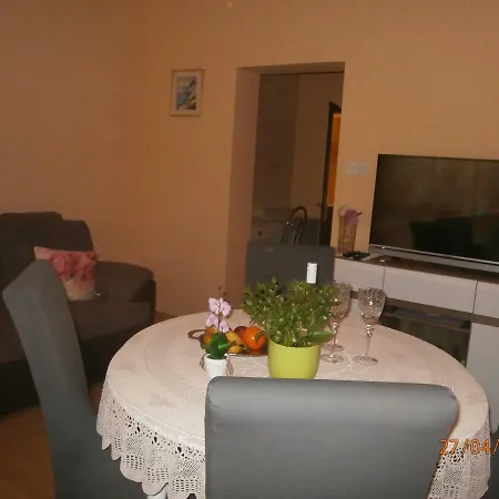 Family Apartment Tonko With King'S Bed Matulji Buitenkant foto